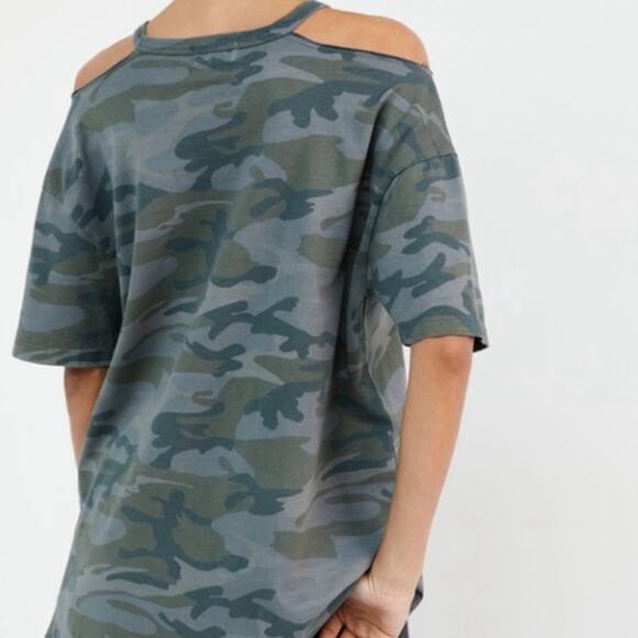 Anthropologie Camo Boyfriend Cut-Out Tee - Picture 3 of 3